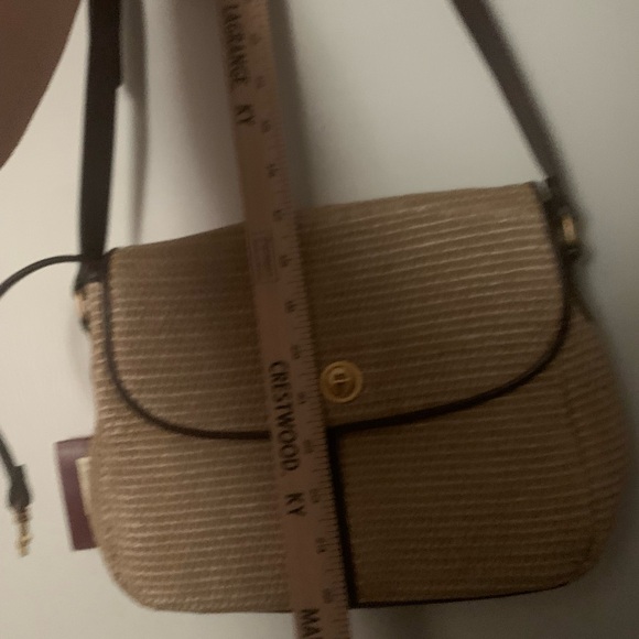 New Old Stock Etienne Aigner Shoulder Bag has tag and key ring Tan - Picture 15 of 15